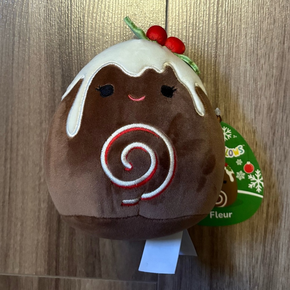 Squishmallows Holiday Roll Cake Fleur